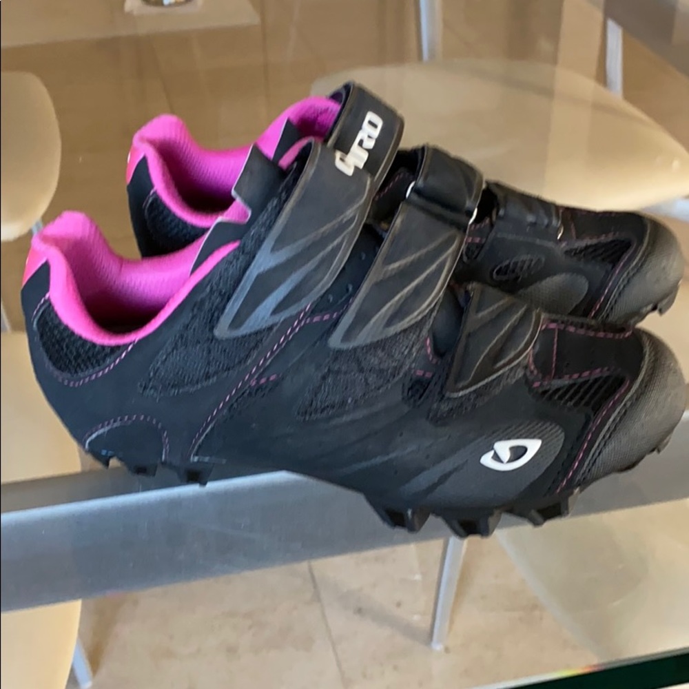 Giro cycle shoes -black/pink size 6